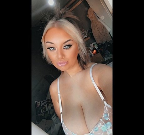 Ellise Clarke onlyfans leaked nude