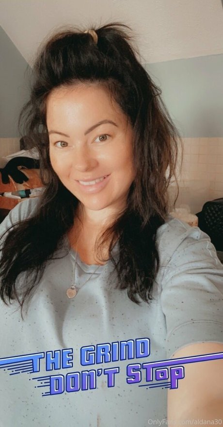 aldana30 onlyfans naked porn