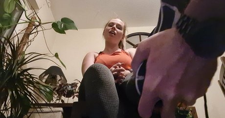 queengf90lite naked only fans