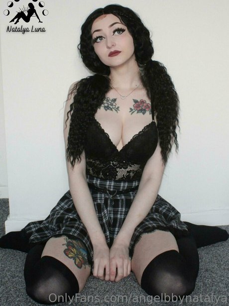 dutch onlyfans nude artwork