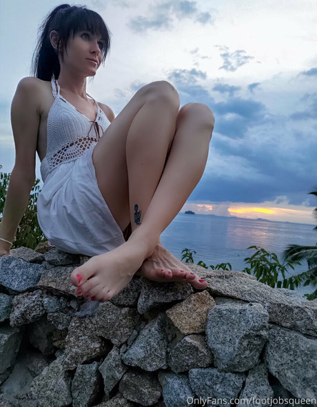 footjobsqueen onlyfans free content