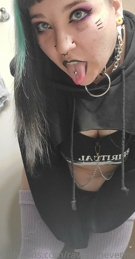 ravenpnevermore nude only fans