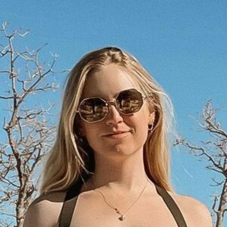 Violet Walker free only fans