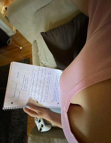 siennastompsonyou onlyfans boobs