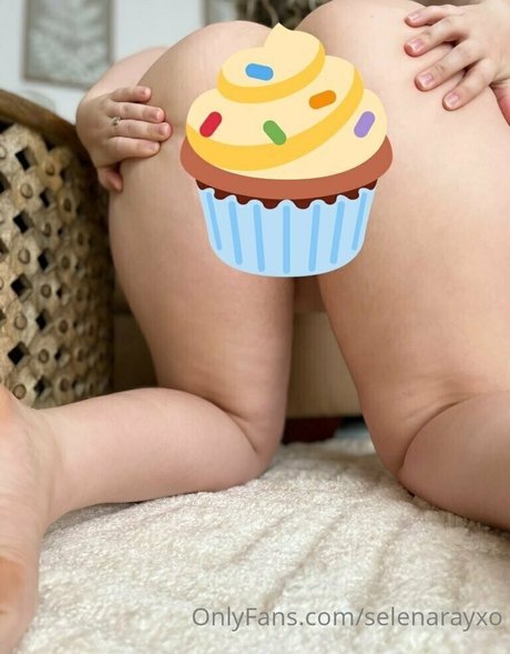 selenarayxo tits onlyfans