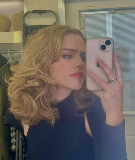 Teagan Croft onlyfans lesk