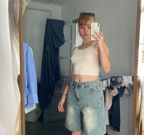 Alba Reche onlyfans post