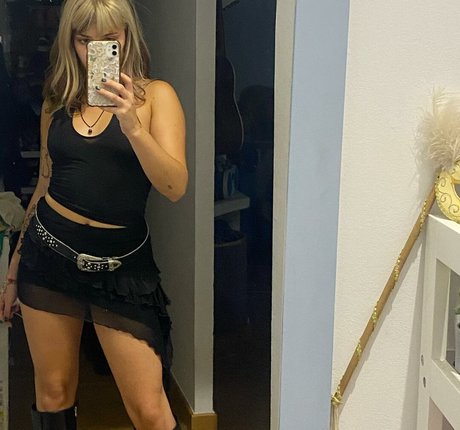 Alba Reche onlyfans photos