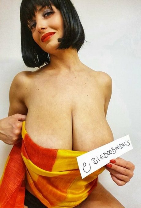 Lisa Bukawski naked onlyfans