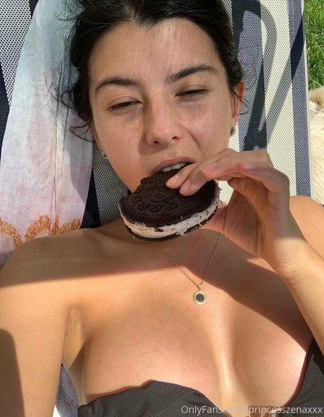 princesszenaxxx nude onlyfans pics