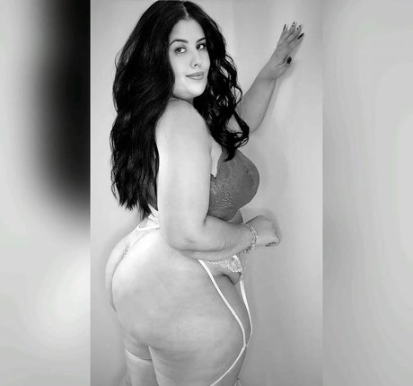 Bianca Novaes onlyfans model