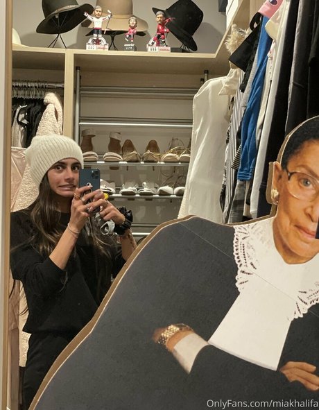 curvy babe onlyfans naked negative