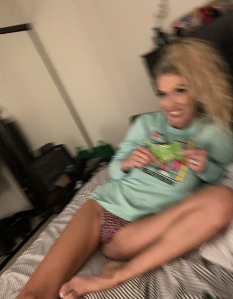 hollyhotwife onlyfans sextape