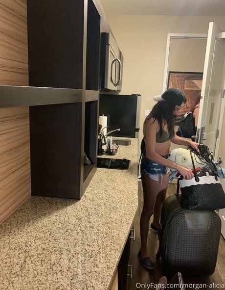 aliciaa starchild onlyfans nude pics