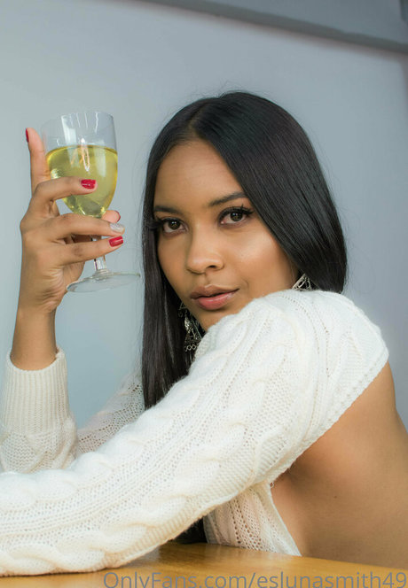 eslunasmith49 onlyfans leaked photos