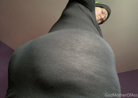 godmotherthegreatfree onlyfans pics