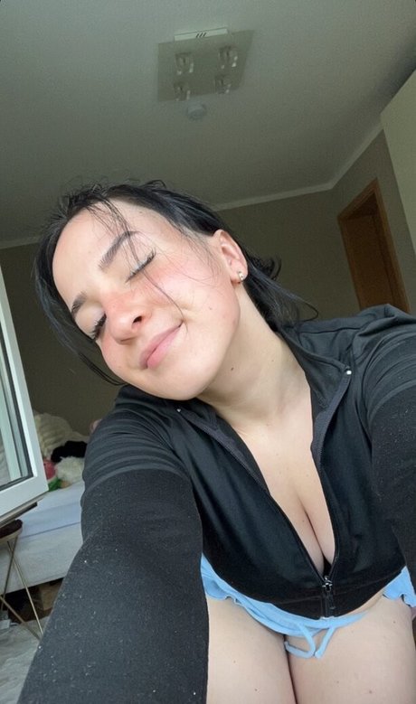 Olivia Clarks nude onlyfans porn