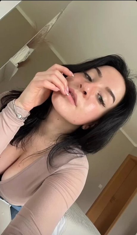 Olivia Clarks onlyfans x