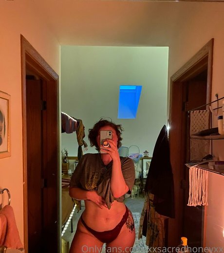 xxsacredhoneyxx onlyfans content type