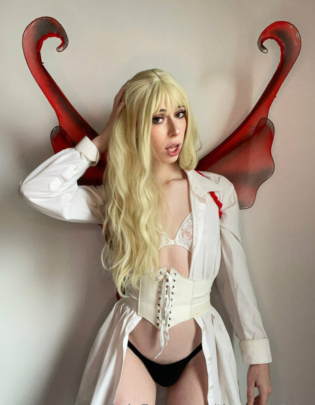 Aria Faye onlyfans strip