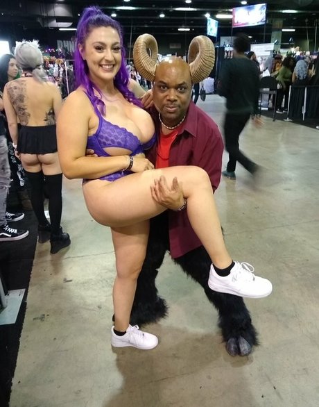 Reagan Foxx onlyfans gratis