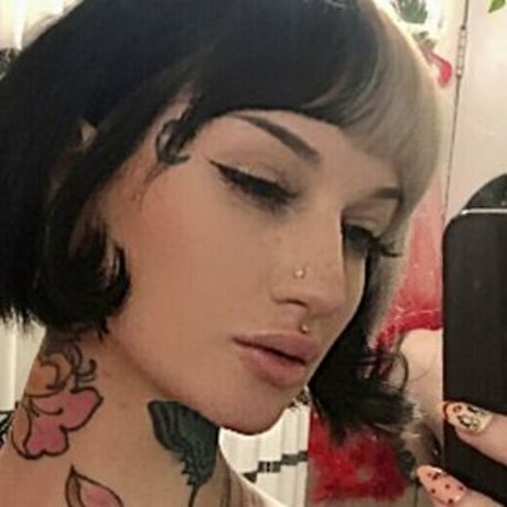 Hviley Rose naked onlyfans