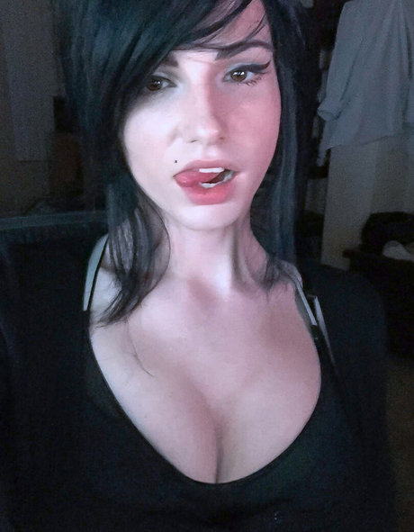 Kalindra Chan only fans pic