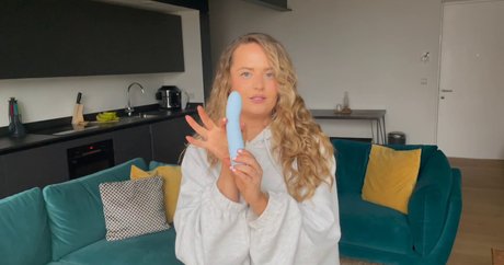 The Girl In Lingerie onlyfans leak new