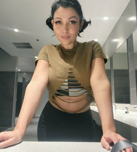 Pinksaltmoon Profile pic