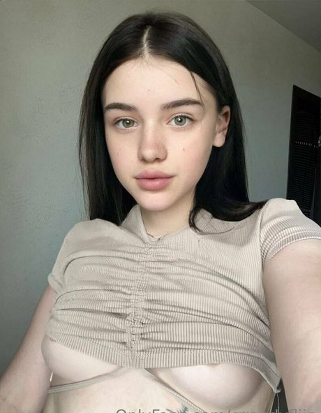 caandyfliip onlyfans public photos