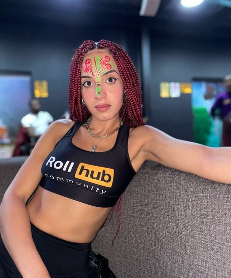 Alizehxrouge onlyfans strip