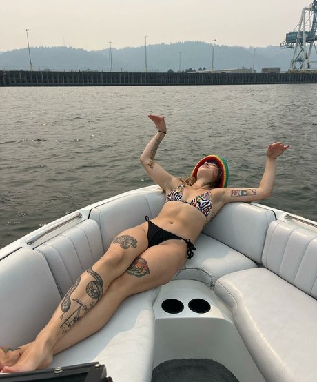 Emily Mello xxx onlyfans