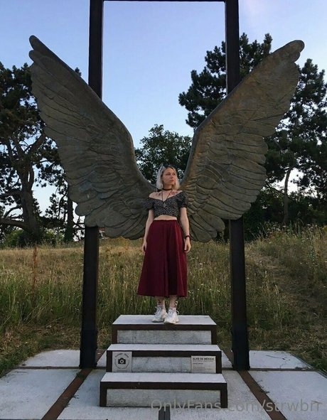 strwbrr free onlyfans porn