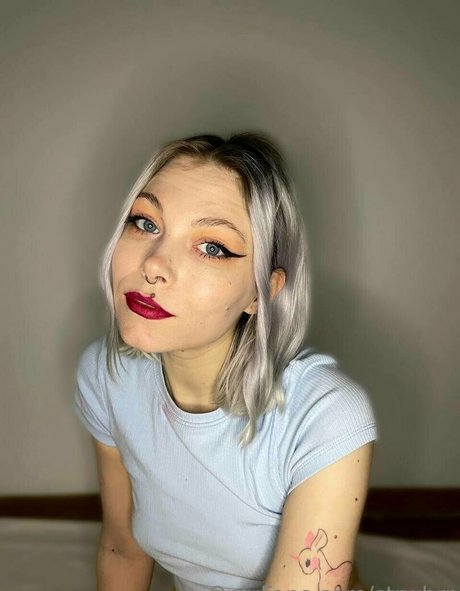 strwbrr nudes onlyfans leaked