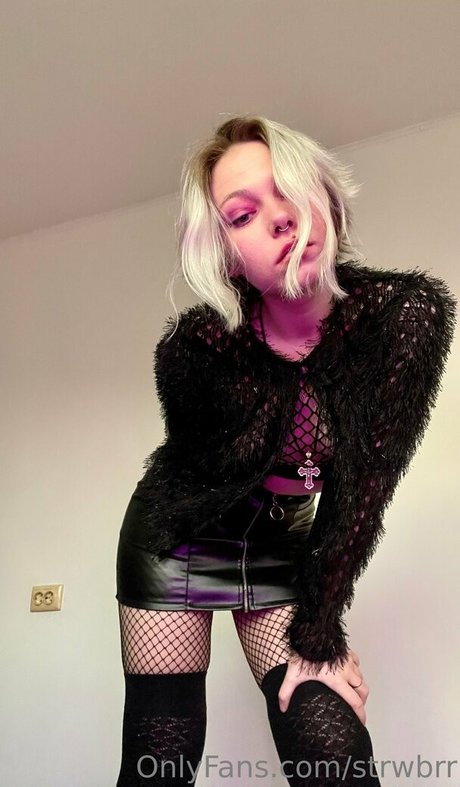 strwbrr onlyfans naked pics