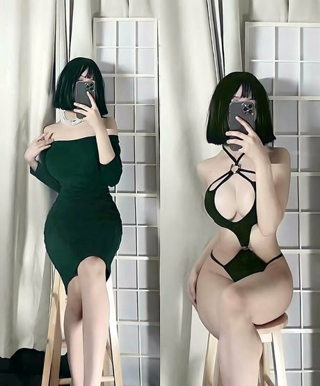 Lolaaasaur only fans sex