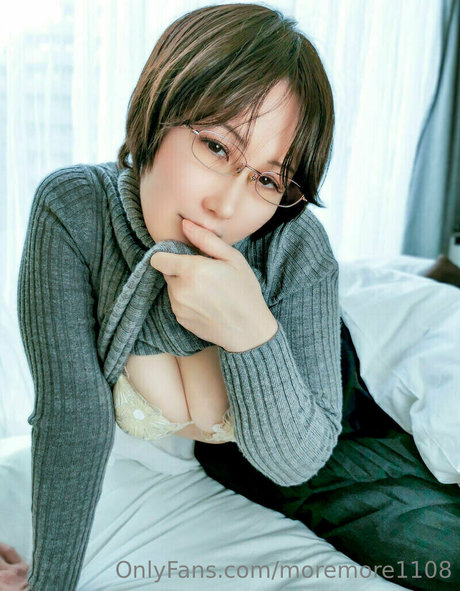 moremore1108 onlyfans model images