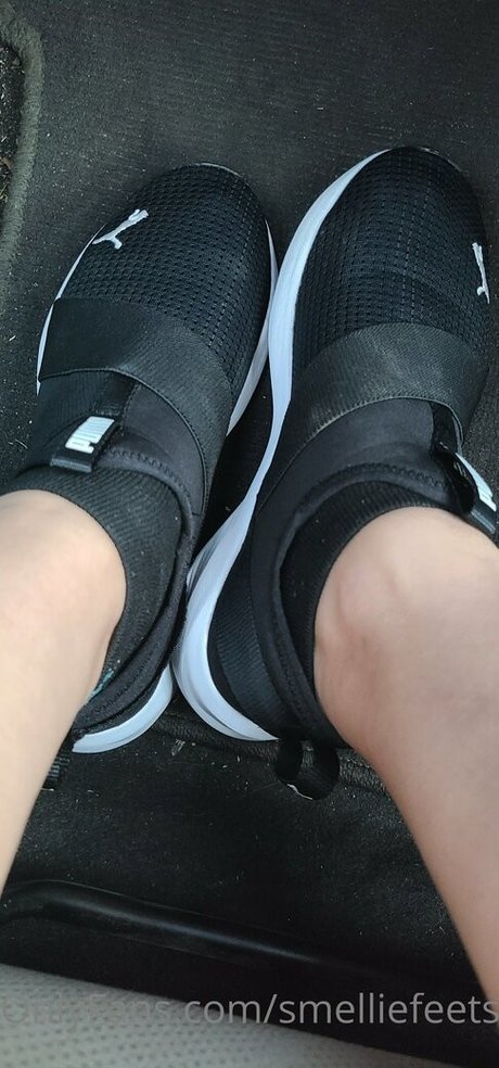 smelliefeetsweetie only fans leak nude
