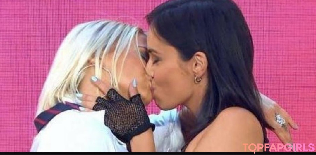 Agathe Auproux onlyfans pictures