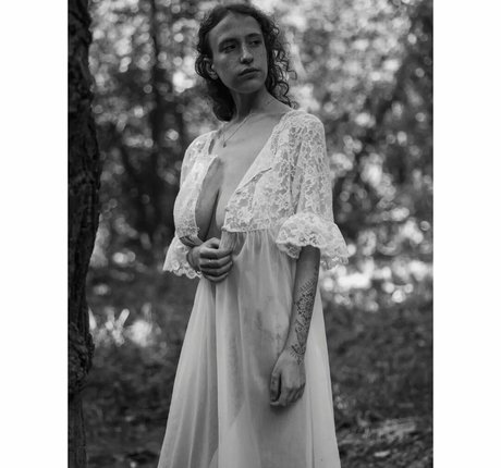 strawberry milk onlyfans porno selfie