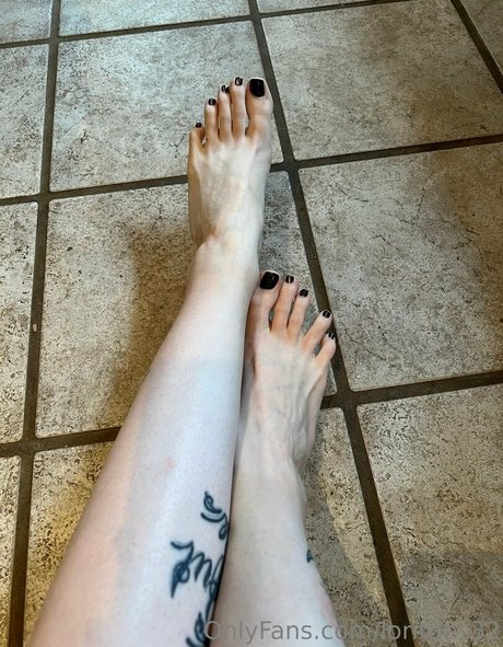 loritoes32 onlyfans free content