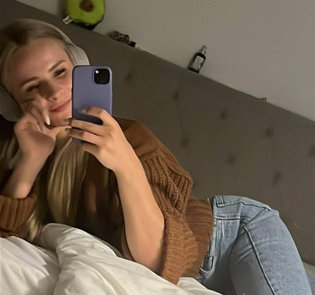 gini frech onlyfans ass