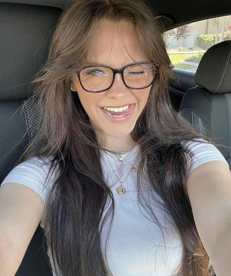 Emma Marie onlyfans striptease