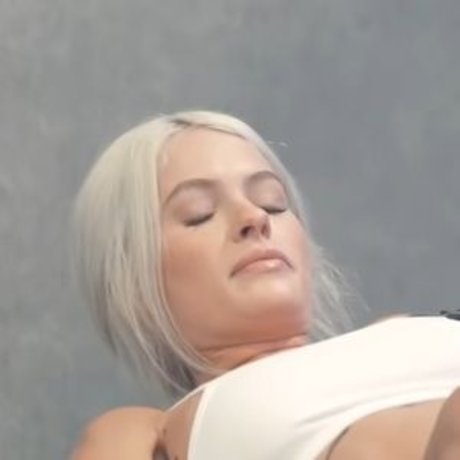 Claudia Walsh onlyfans lean