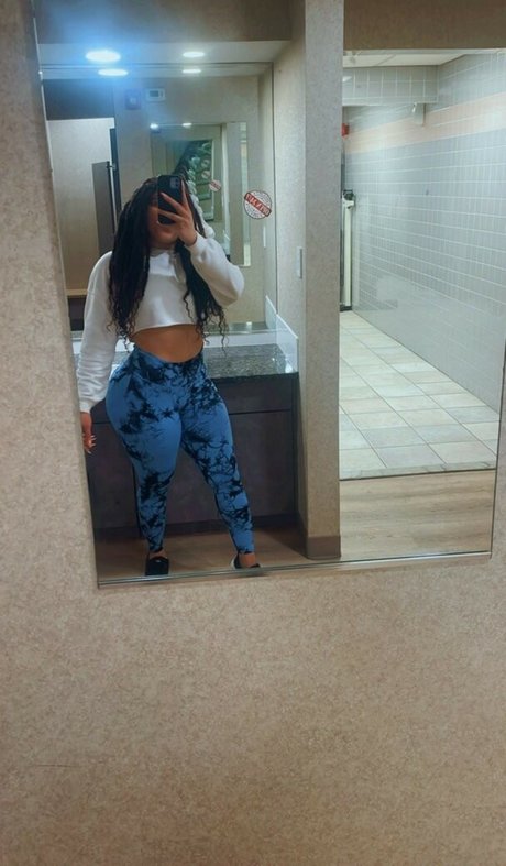 safiyaswrld nude on onlyfans