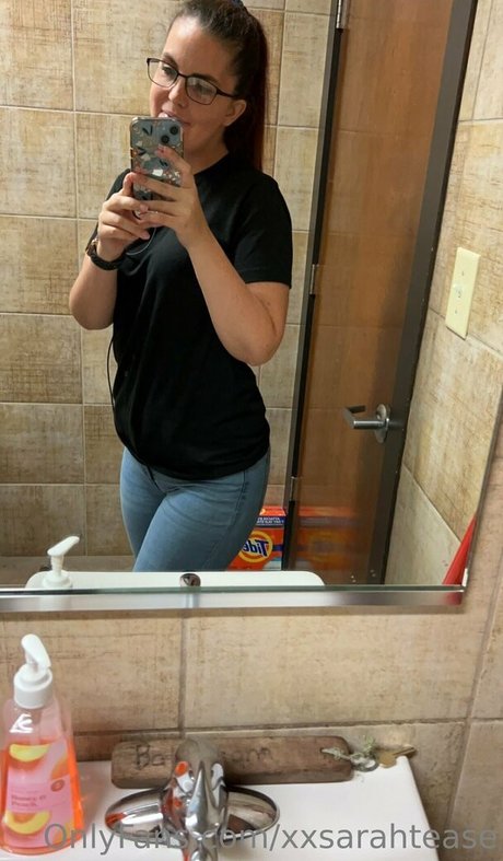 xxsarahtease onlyfans images