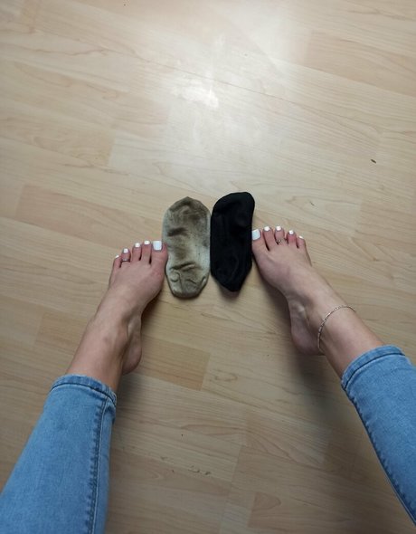 emmyfeetandsocks only fans naked