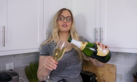 Naomi Kyle onlyfans naked pics