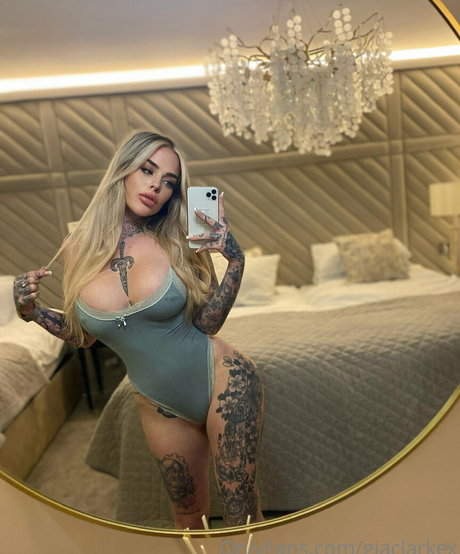 giaclarkex onlyfans free content