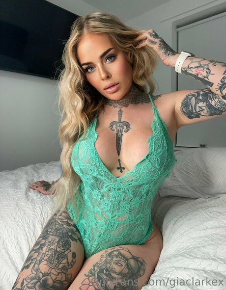 giaclarkex onlyfans strip tease